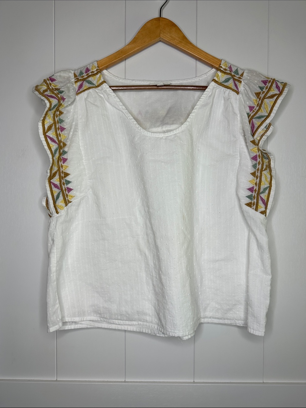 Wonderly White Cotton Embroidered Ruffle Sleeve Top Size Medium